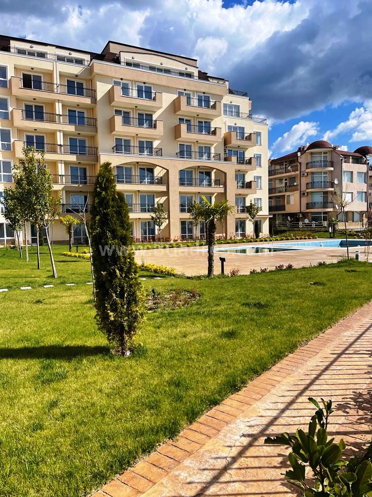 Apartment with low maintenance fee in St. Vlas І №3039