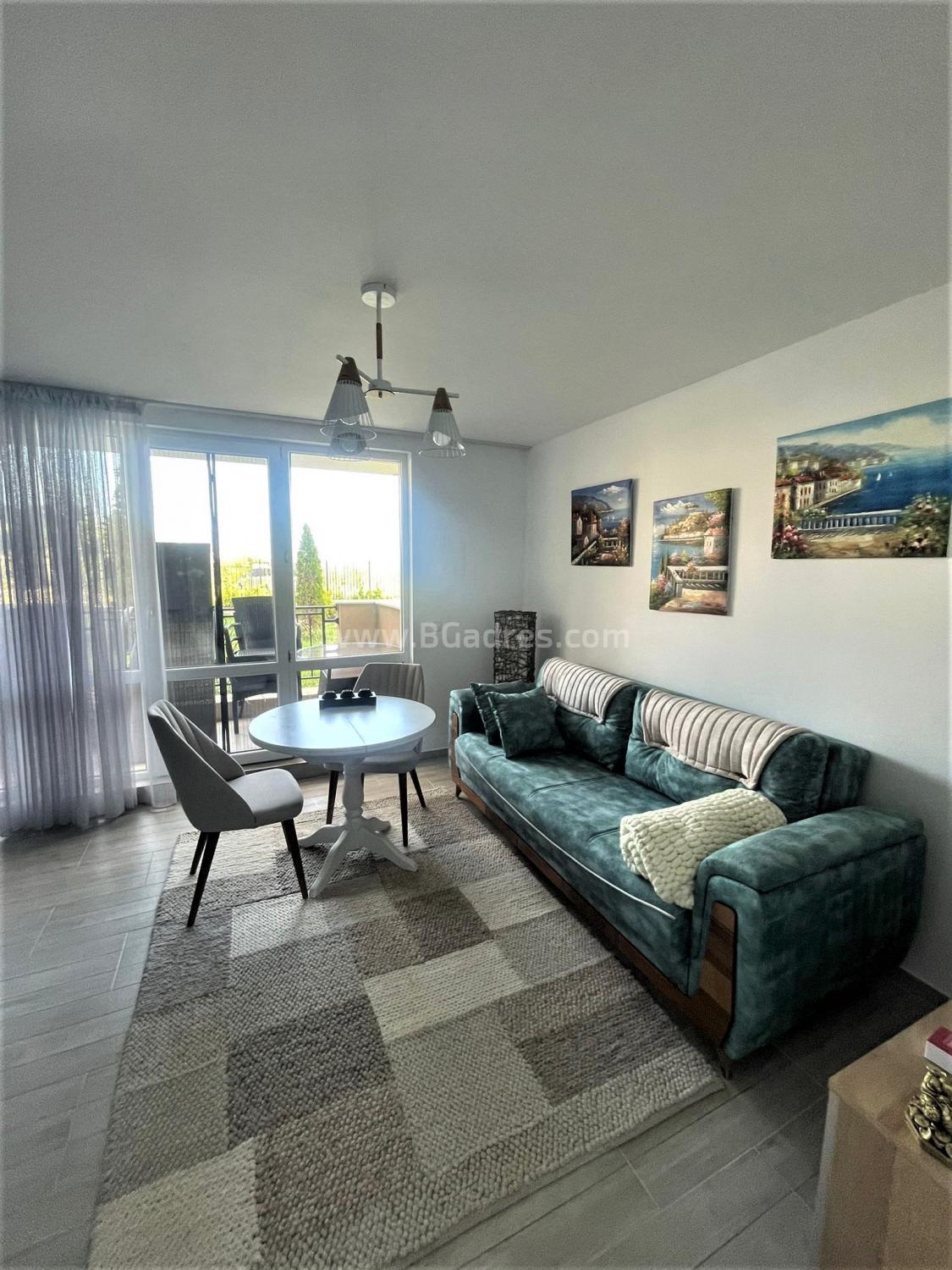 Apartment with low maintenance fee in St. Vlas І №3039