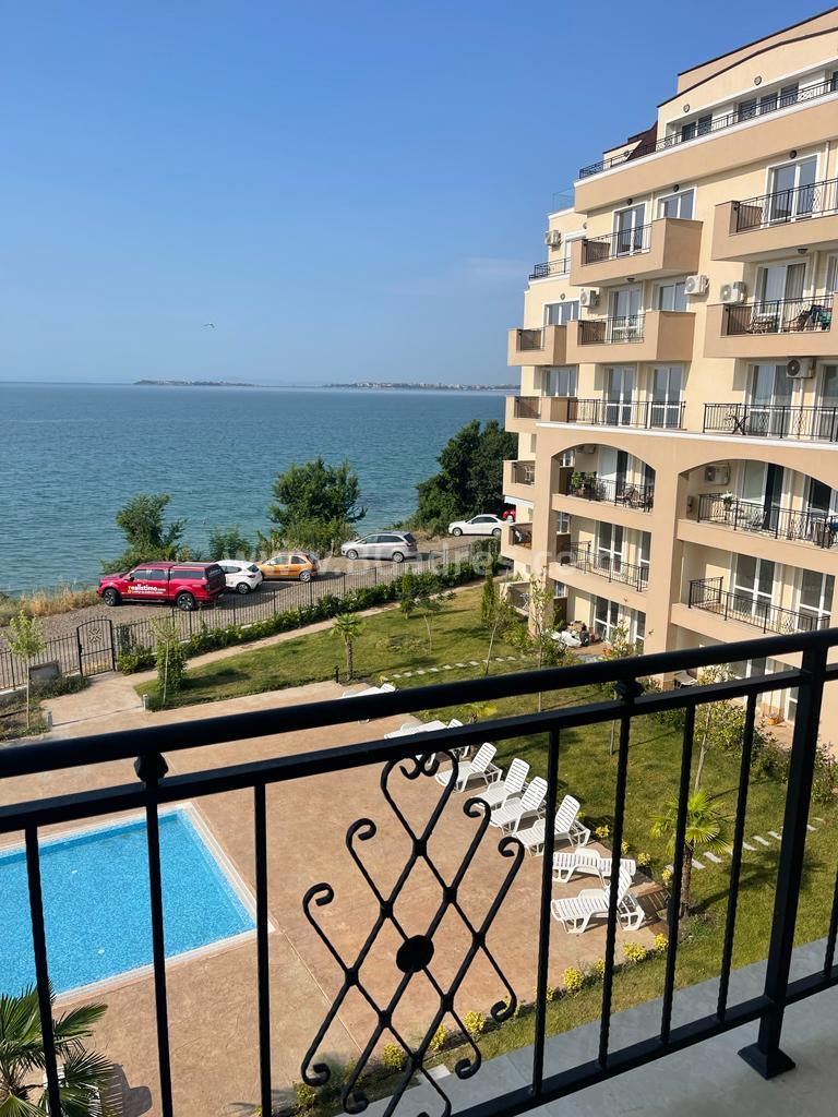 Apartment with direct sea view І №3682