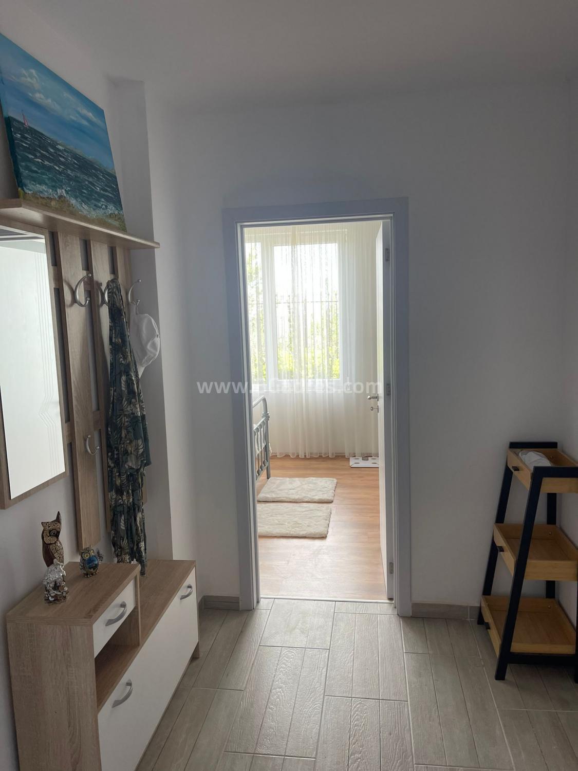Apartment with low maintenance fee in St. Vlas І №3039