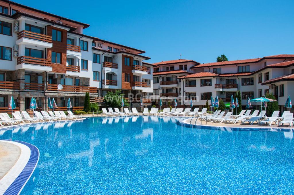 Studio in the Gardenia Hills complex І №4742