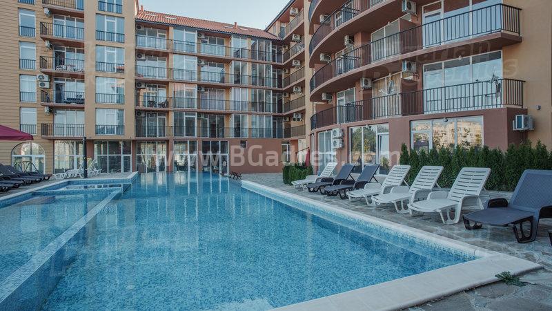 Недорогая студия в комплексе на Солнечном Берегу | №2093