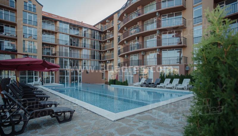 Недорогая студия в комплексе на Солнечном Берегу | №2093