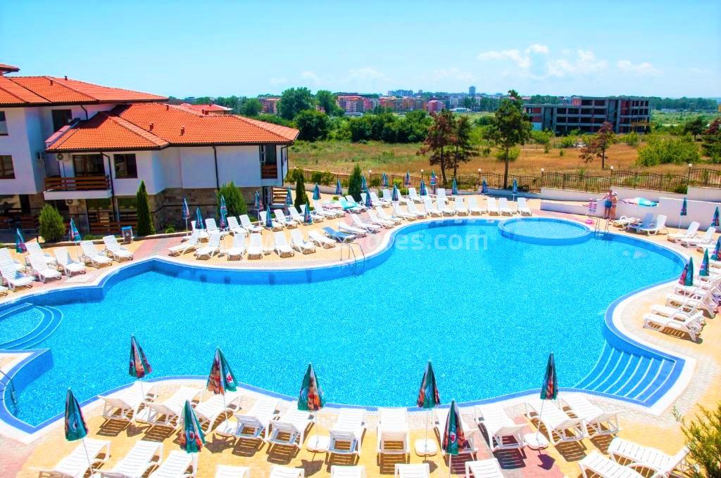Studio in the Gardenia Hills complex І №4742
