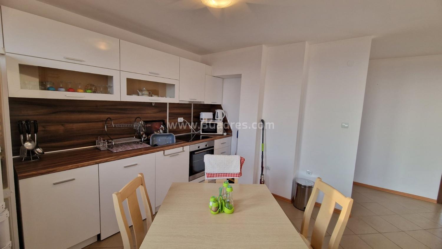 Wohnung mit neuen Möbeln am Meer І №4106