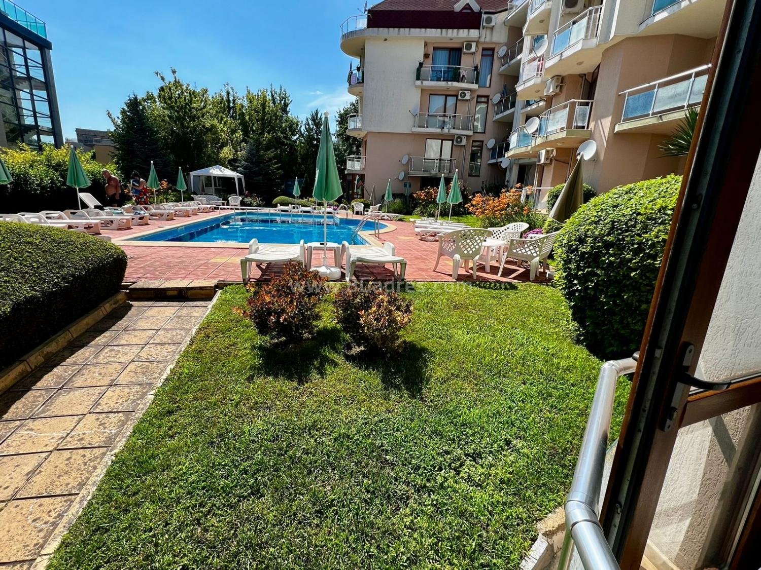 Cheap two bedroom apartment on the seaside І №3690