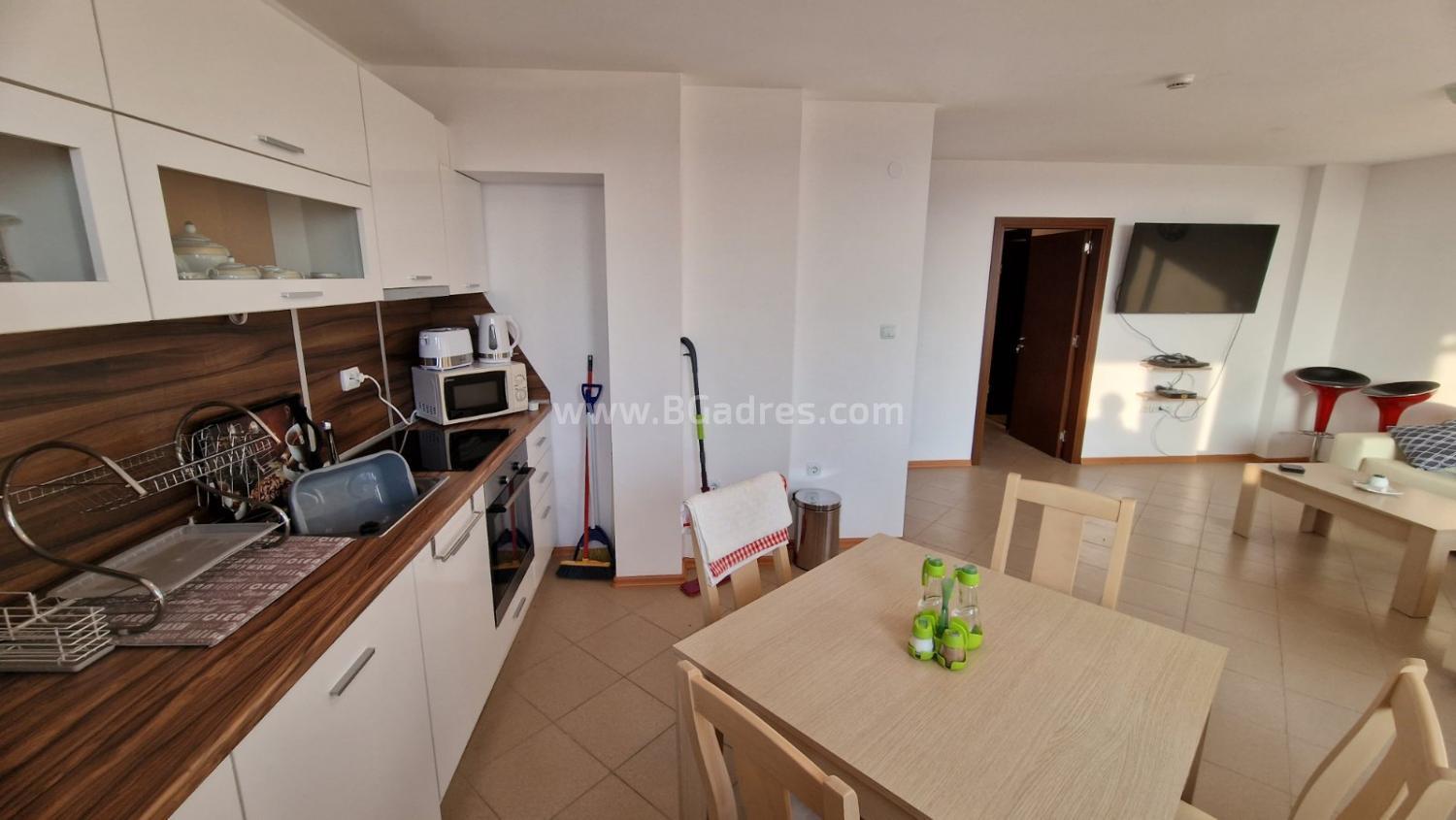 Wohnung mit neuen Möbeln am Meer І №4106