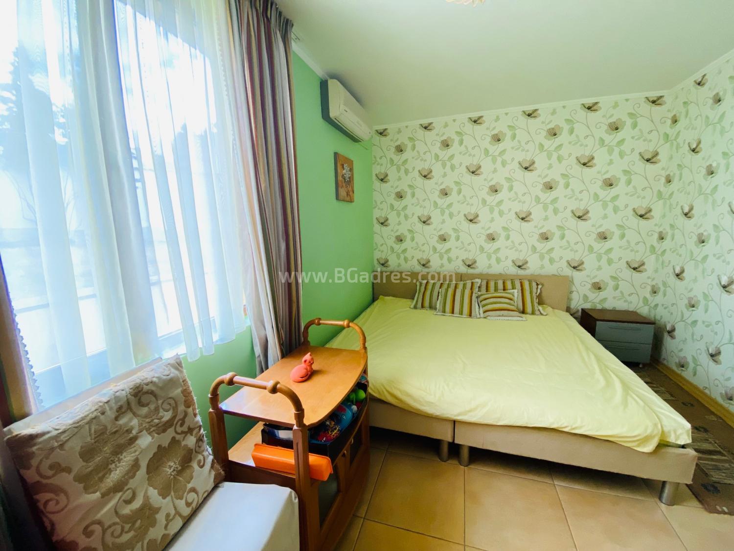 Large apartment with low maintenance fee І №2933