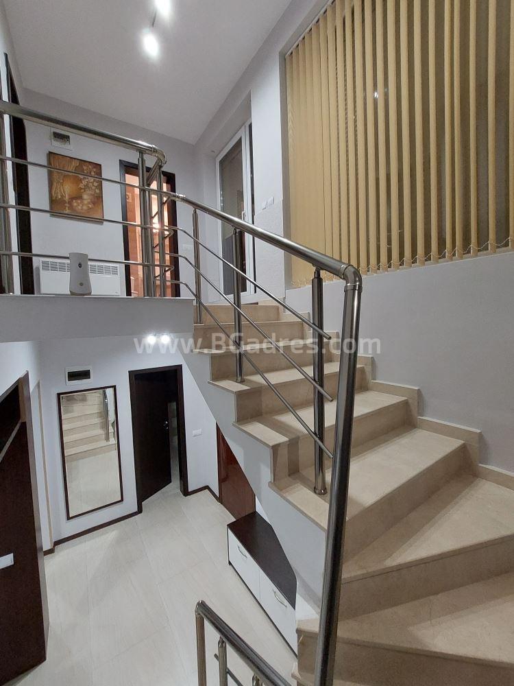 Stylish townhouse in Saint Vlas I №2401