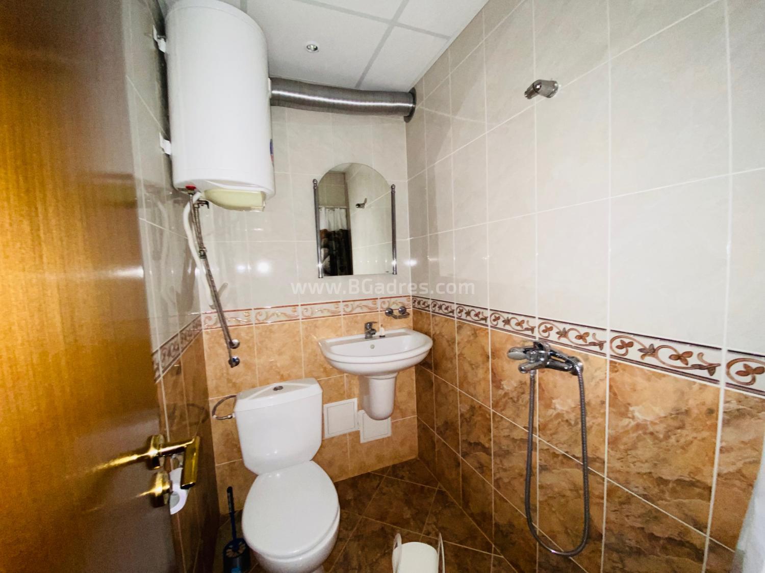 Large apartment with low maintenance fee І №2933