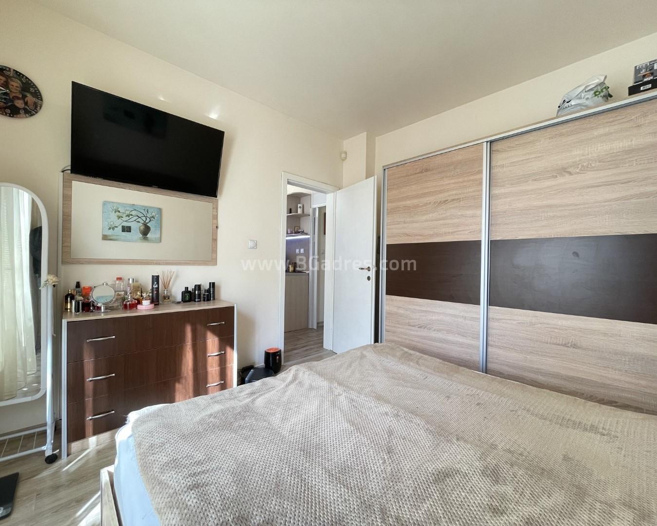 Изгоден тристаен апартамент до морето І №3450