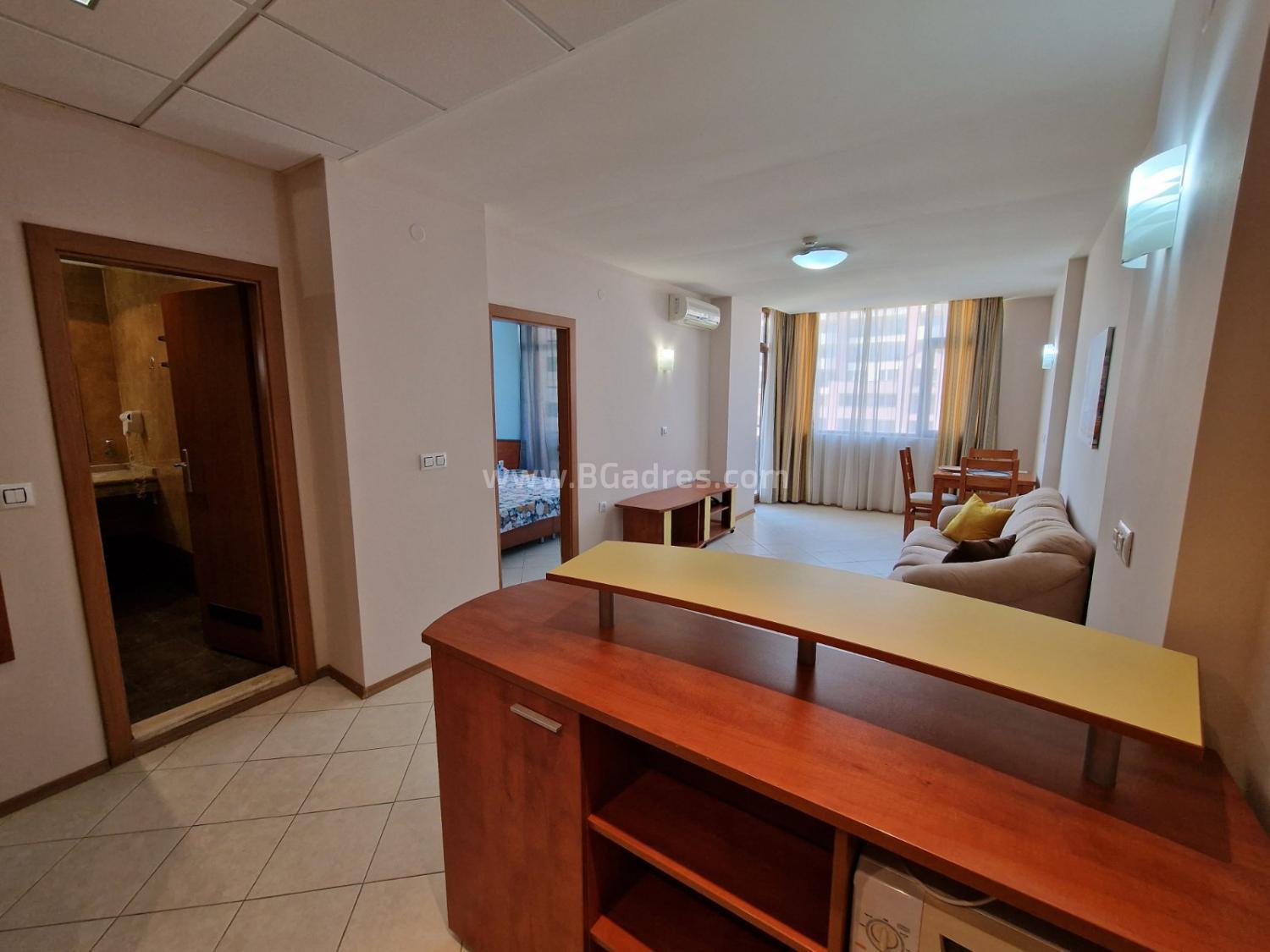 Zwei-Zimmer-Wohnung im Komplex Poseidon I №2458