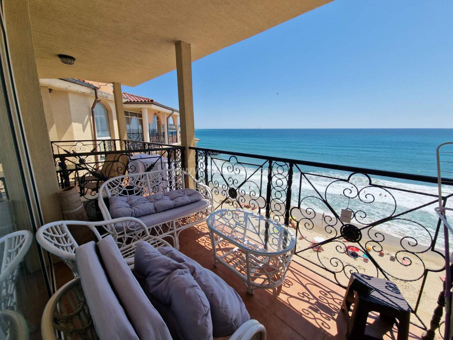 Apartment mit direktem Meerblick in Elenite І №3754