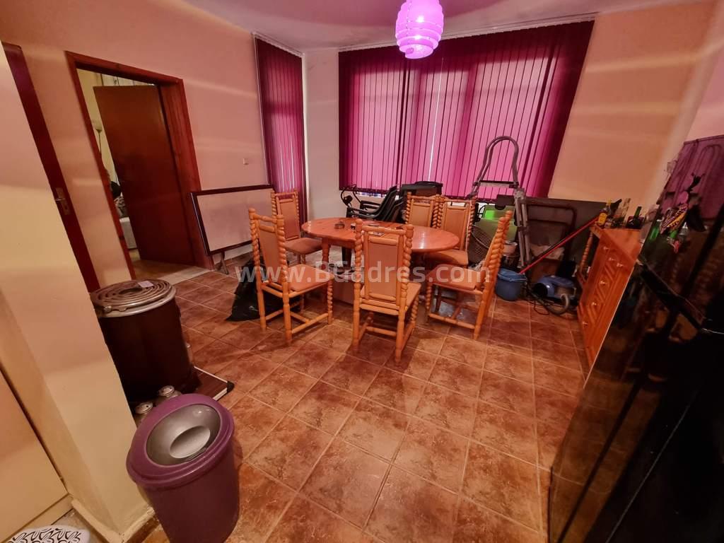 Къща с двор близо до морето І №2855