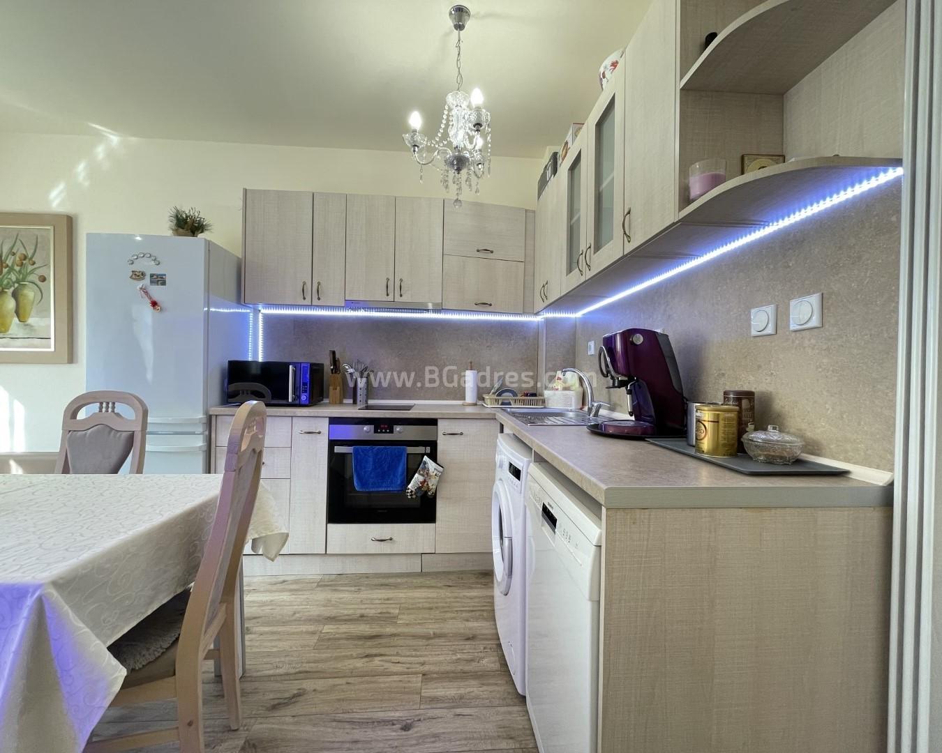 Изгоден тристаен апартамент до морето І №3450