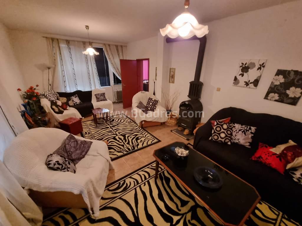 Къща с двор близо до морето І №2855