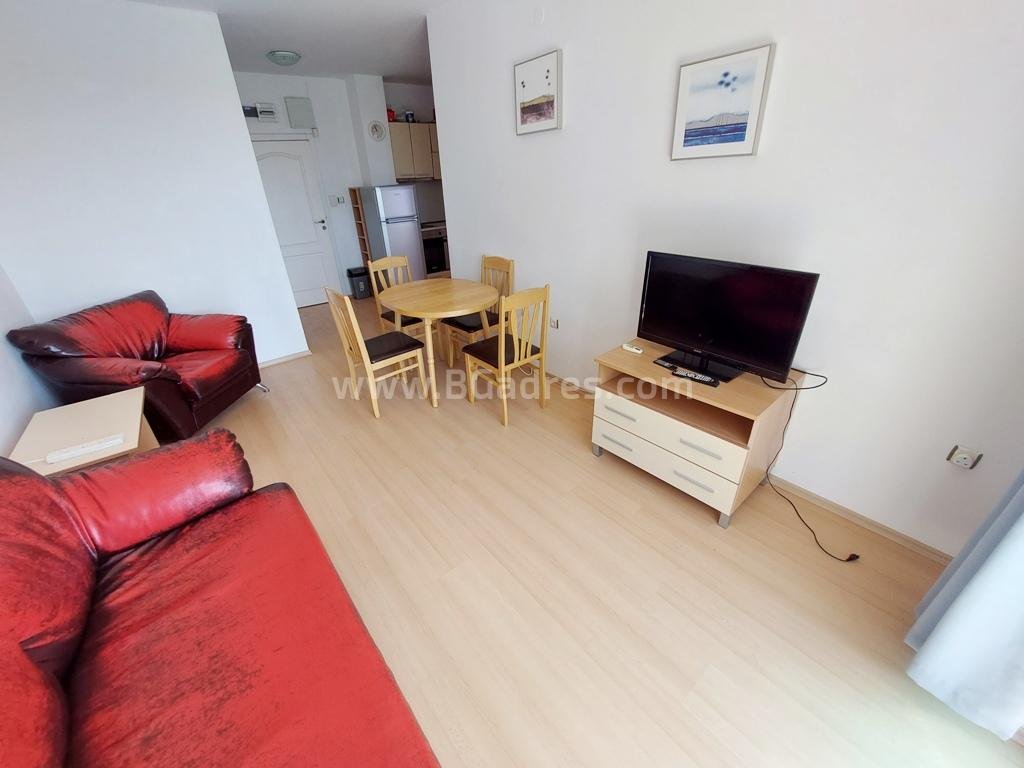 Inexpensive three-room apartment on the seashore I №2507