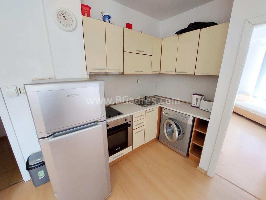 Inexpensive three-room apartment on the seashore I №2507