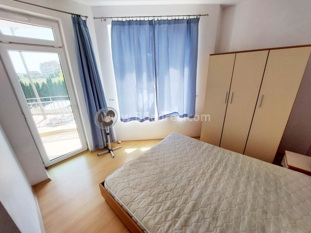 Inexpensive three-room apartment on the seashore I №2507