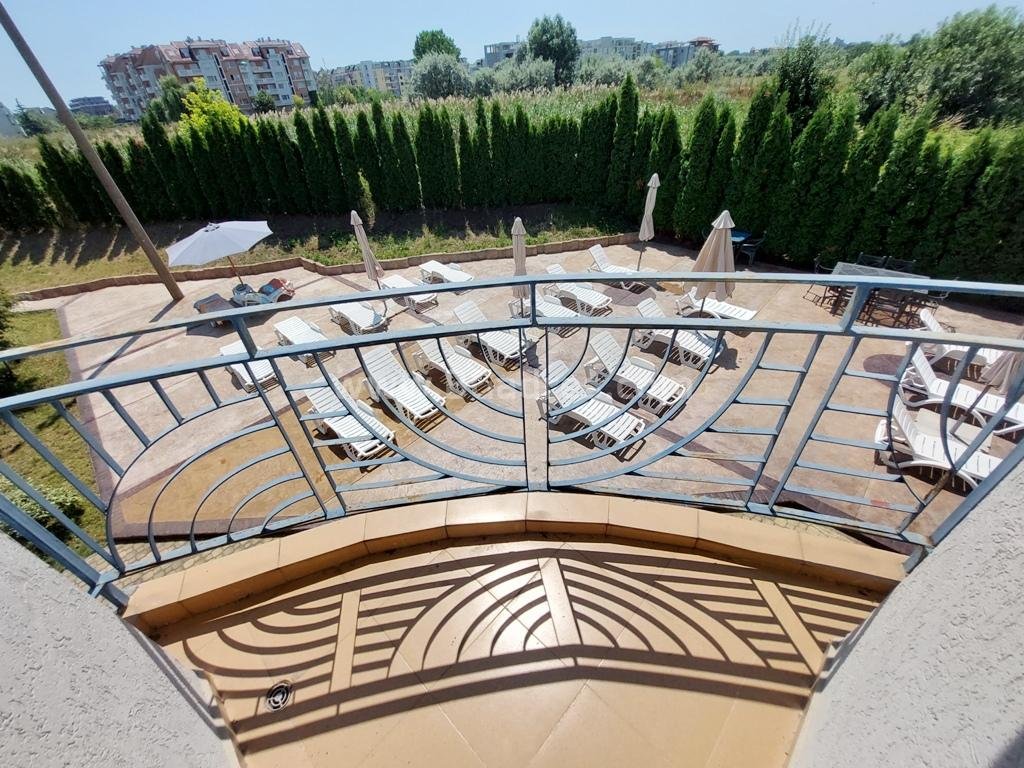 Inexpensive three-room apartment on the seashore I №2507