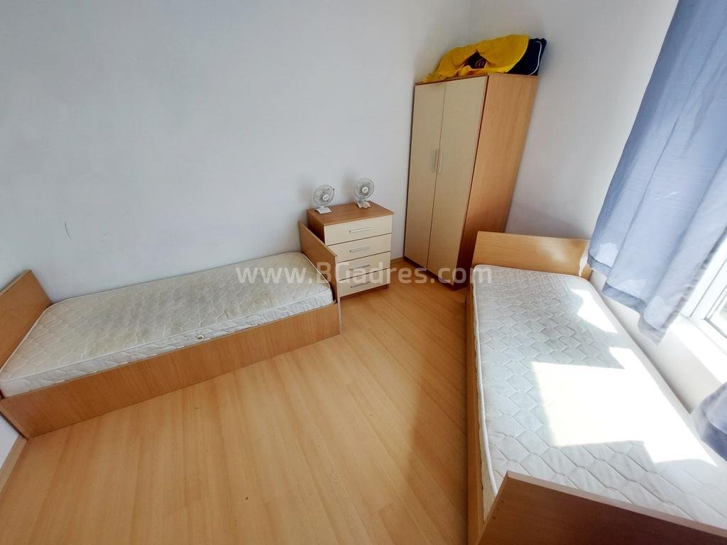 Inexpensive three-room apartment on the seashore I №2507