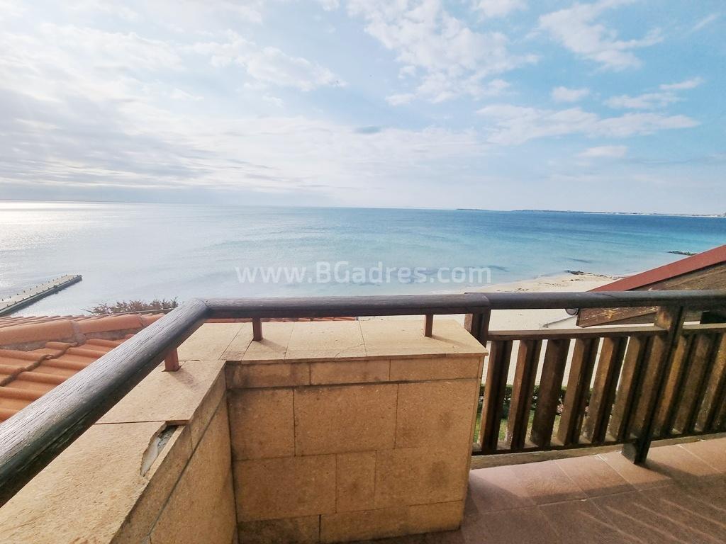 Apartment with frontal sea view I №2660