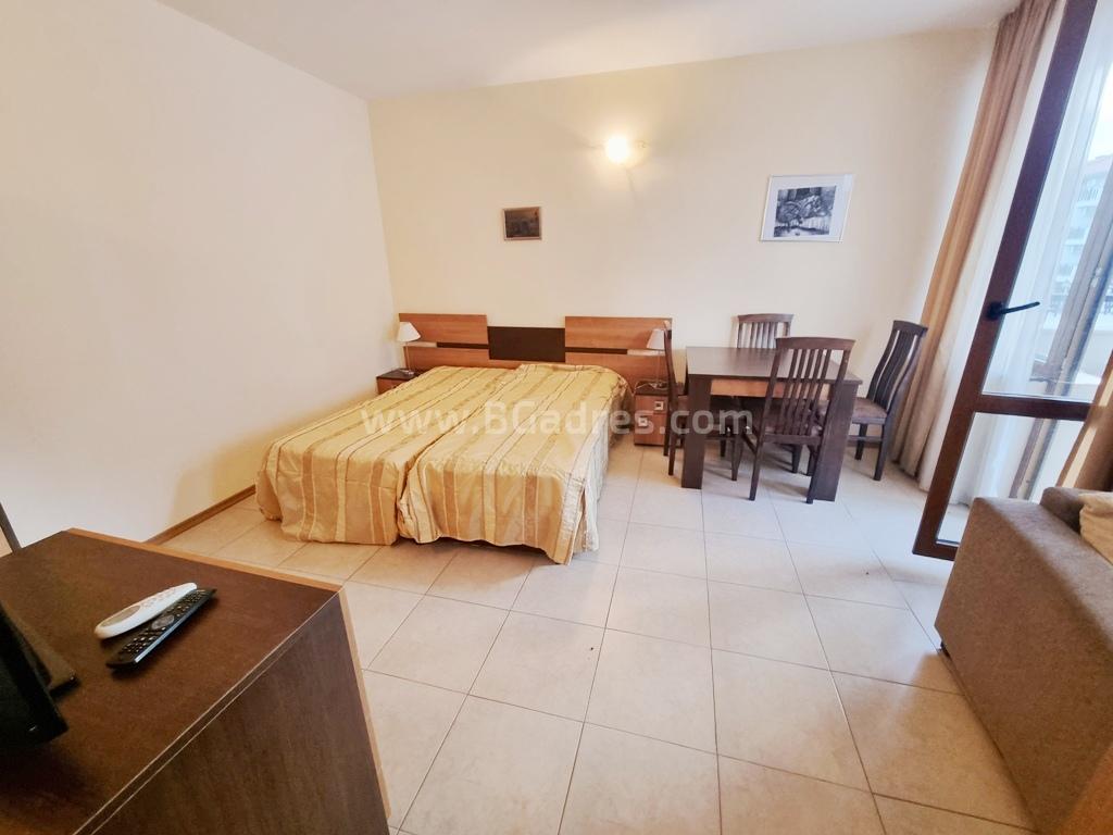 Большая студия с видом на море І №2843