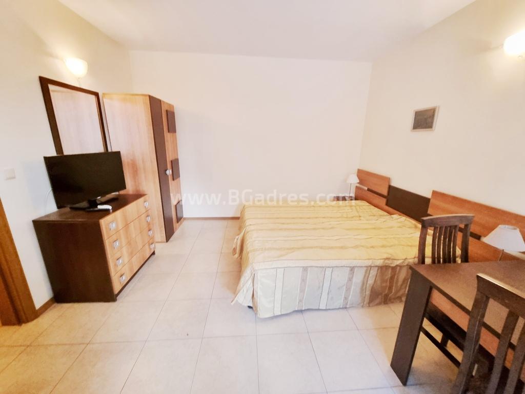 Большая студия с видом на море І №2843