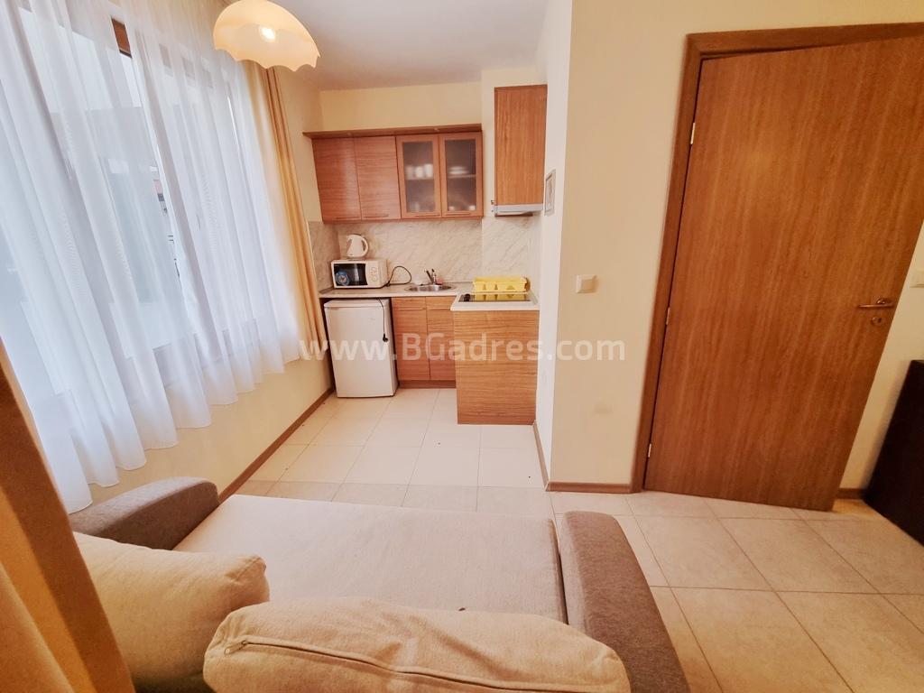 Большая студия с видом на море І №2843