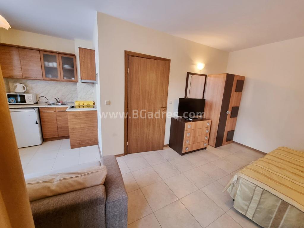 Большая студия с видом на море І №2843