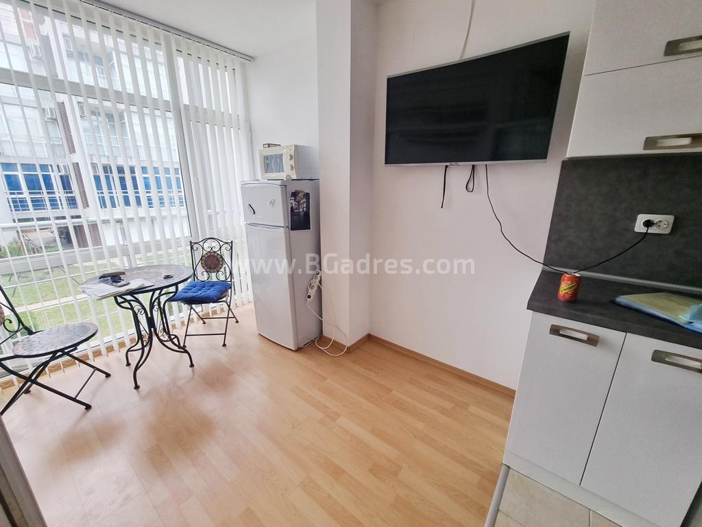 Wohnung mit guten Möbeln am Meer І №3154