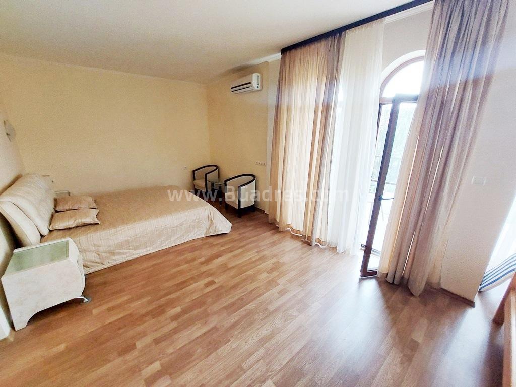 Geräumiges Apartment im Komplex Villa Romana І №3644