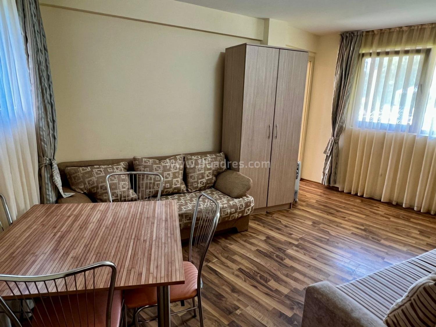 Cheap two bedroom apartment on the seaside І №3690