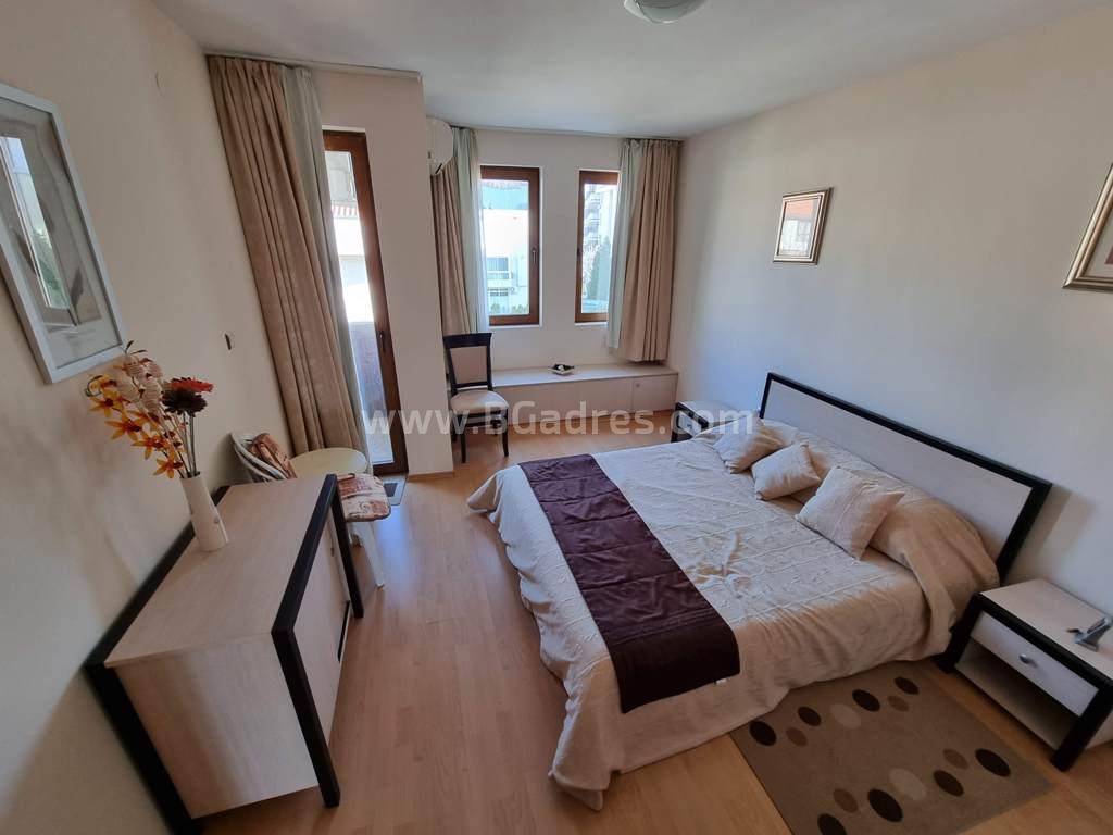 Евтин апартамент с изглед към морето в Свети Влас | № 2246