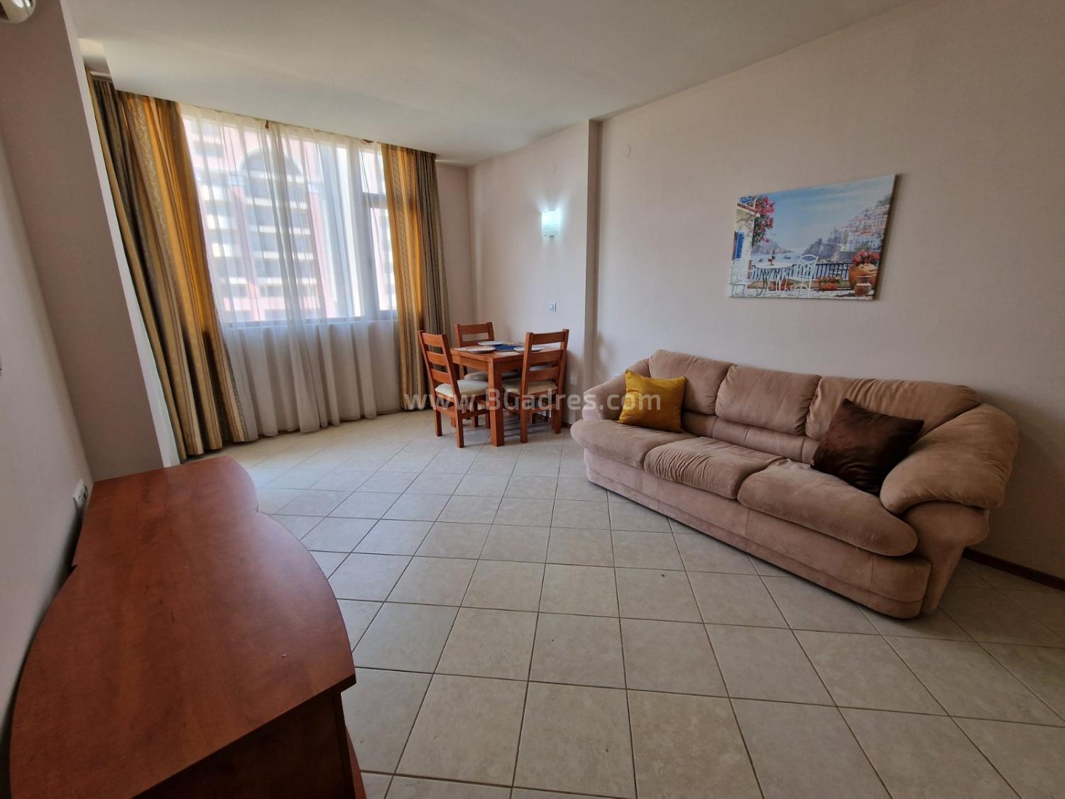 Zwei-Zimmer-Wohnung im Komplex Poseidon I №2458