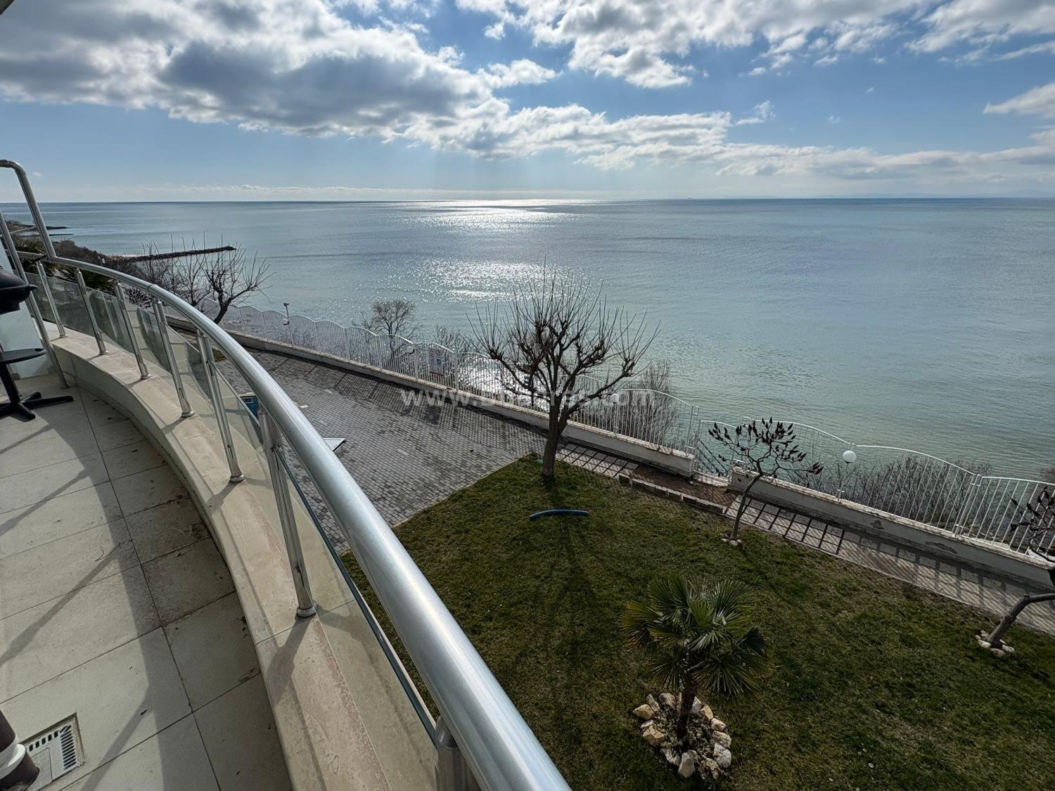 Апартамент с гледка море в к-с Алекс Бийч І №4598