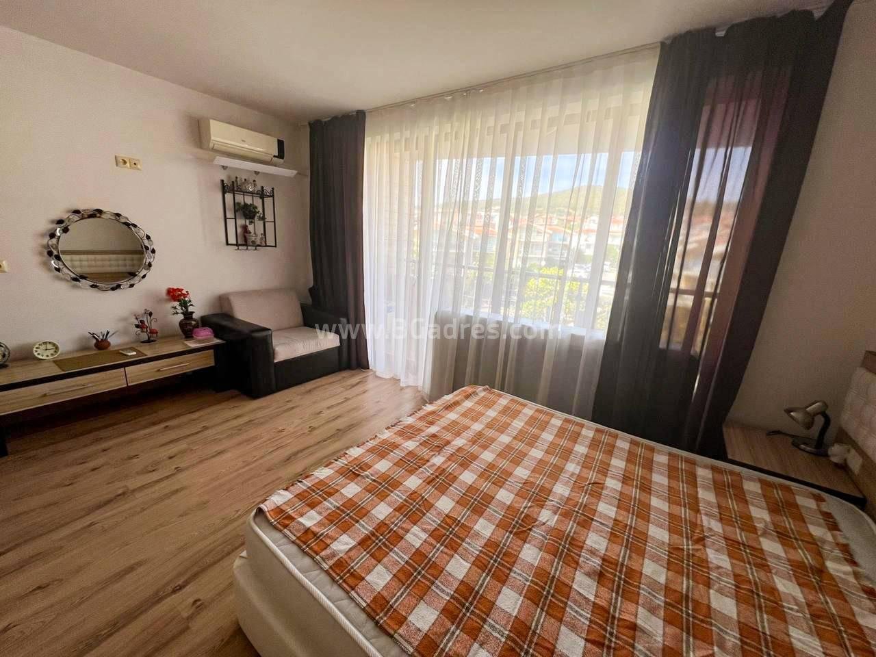 Apartment with sea and mountain view І №4000