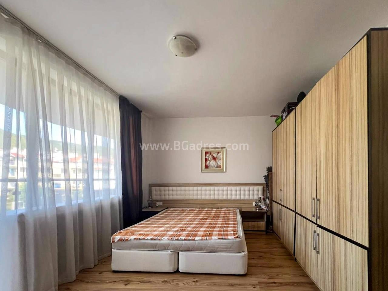 Apartment with sea and mountain view І №4000