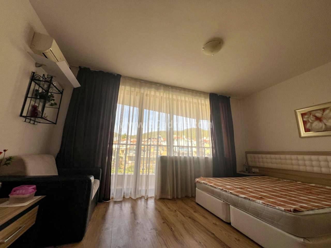 Apartment with sea and mountain view І №4000