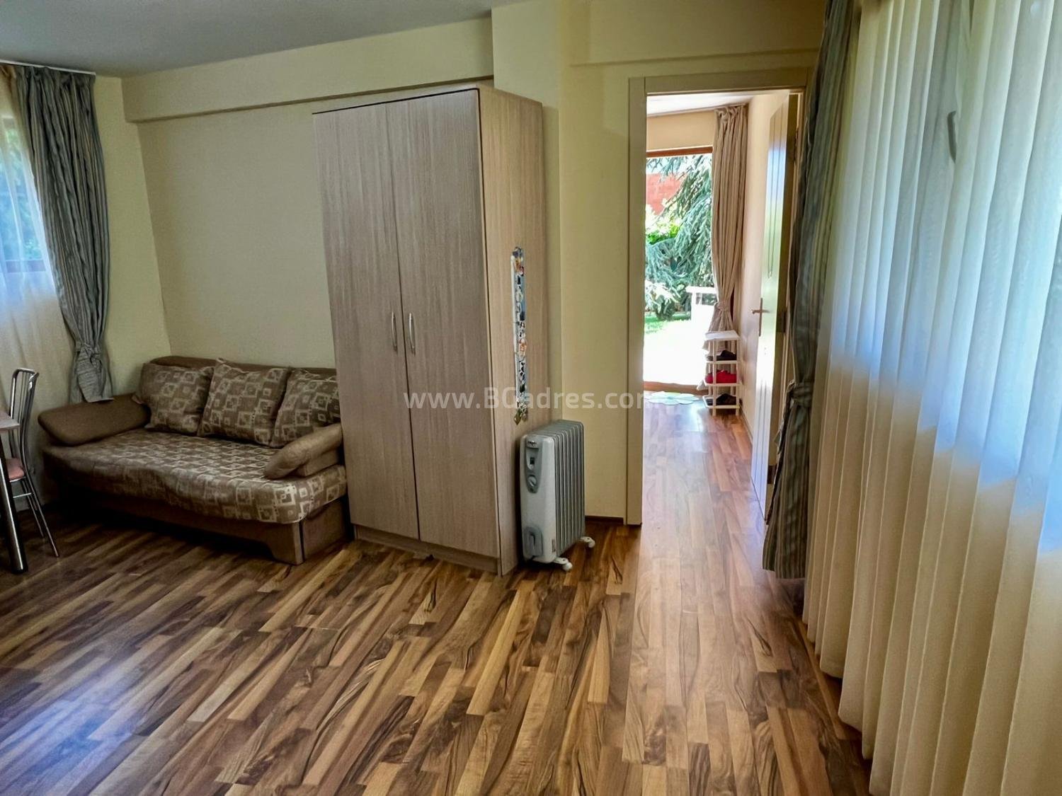Cheap two bedroom apartment on the seaside І №3690