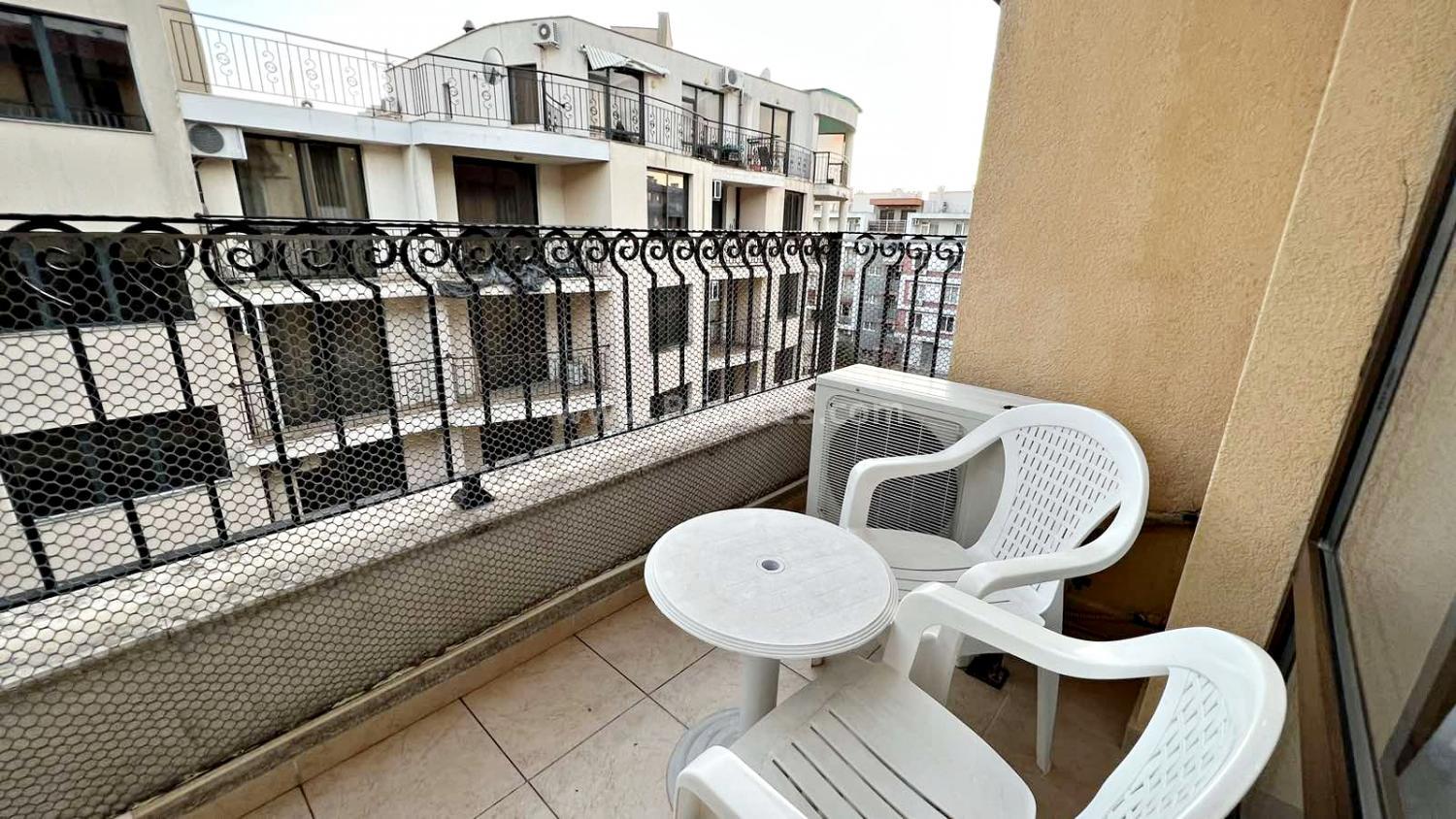 Renovated apartment in Royal Sun complex І №2736