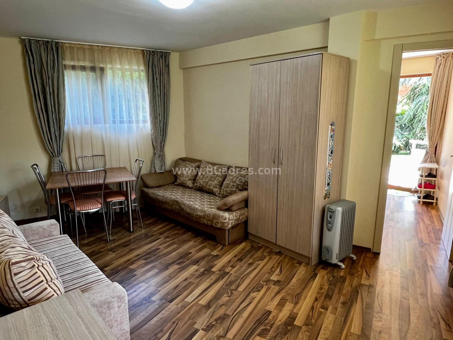 Cheap two bedroom apartment on the seaside І №3690