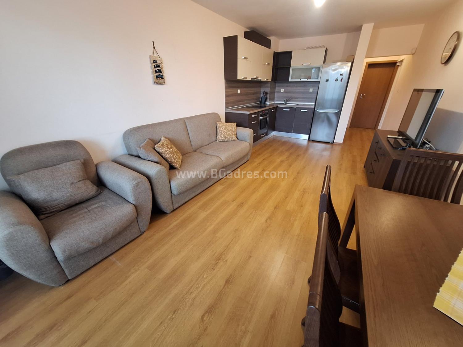 Апартамент в комплекс Шато дел Мар І №4338