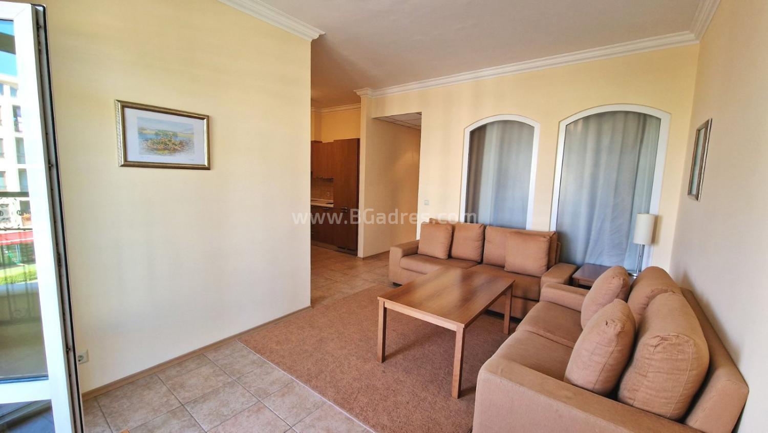 Profitable apartment on the first line І No. 2521