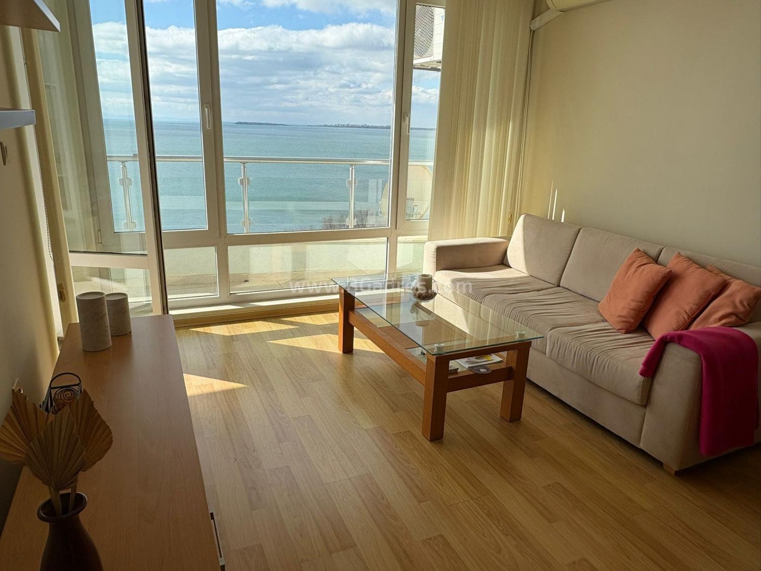 Апартамент с гледка море в к-с Алекс Бийч І №4598