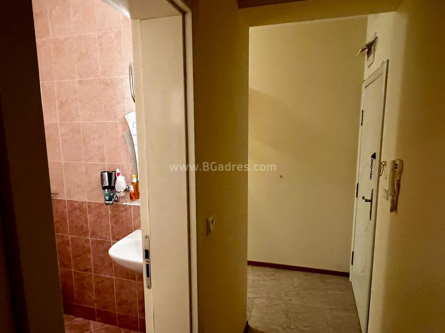 Cheap two bedroom apartment on the seaside І №3690