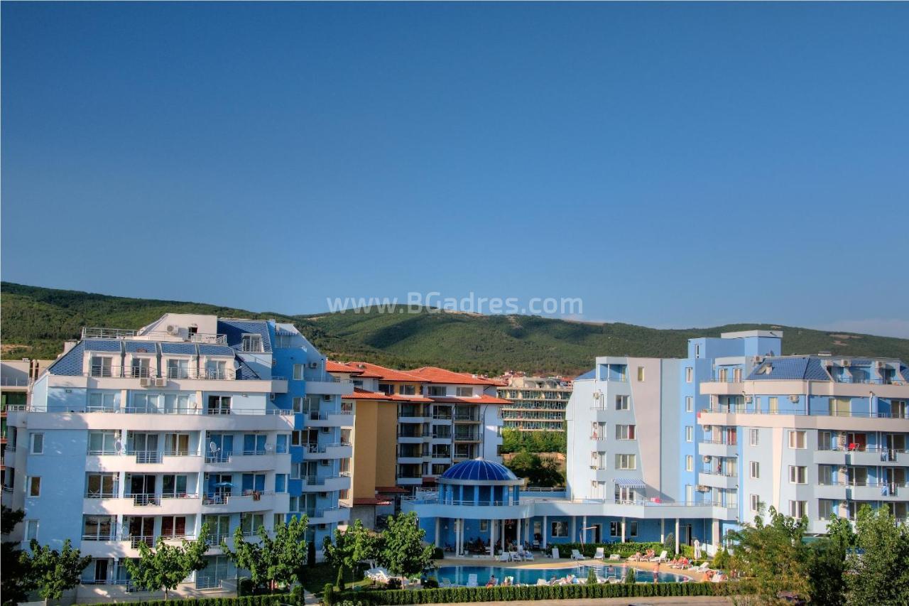 Apartment with low maintenance fee by the beach | No. 2233