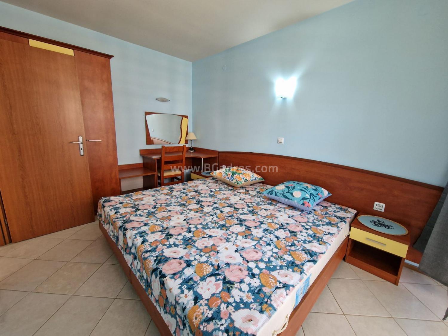 Zwei-Zimmer-Wohnung im Komplex Poseidon I №2458