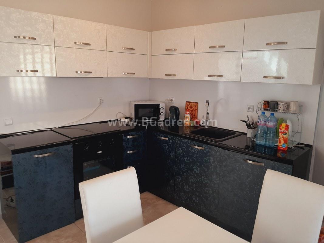 Apartment with a large terrace by the sea | No. 2084