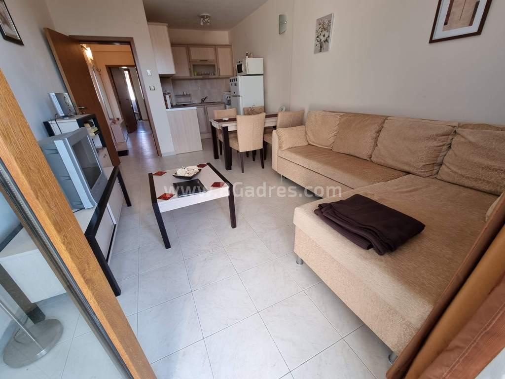 Евтин апартамент с изглед към морето в Свети Влас | № 2246